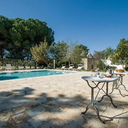 Trulli Serralta * لوكوروتوندو